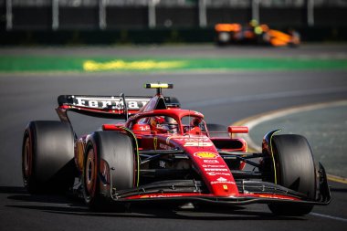 İspanya 'dan Carlos Sainz, Avustralya' nın Melbourne kentindeki Albert Park 'ta gerçekleştirilen 2024 Avustralya Grand Prix elemeleri sırasında Ferrari SF-24 kullanıyor.