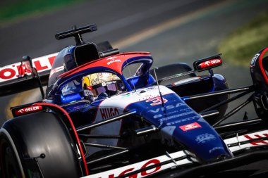 MELBOURNE, AUSTRALIA - 24 Mart: Avustralyalı Daniel Ricciardo, Avustralya 'nın Melbourne kentindeki Albert Park' taki 2024 Avustralya Grand Prix 'si sırasında VCARB 01 VCARB 1 takımını kullanıyor