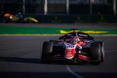 MELBOURNE, AUSTRALIA - 22 Mart: Hollanda 'dan Richard Verschoor ve Avustralya' nın Melbourne kentindeki Albert Park 'ta düzenlenen 2024 Formula 2 Avustralya Grand Prix elemeleri sırasında