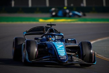 MELBOURNE, AUSTRALIA - 22 Mart: Jak Crawford USA ve Barajlar Lucas Petrol 2024 Formula 2 Avustralya Grand Prix elemeleri sırasında Avustralya 'nın Melbourne kentinde Albert Park' ta