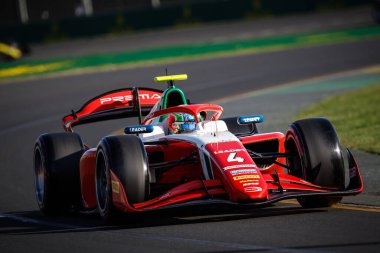 MELBOURNE, AUSTRALIA - 22 Mart: İtalya 'dan Andrea Kimi Antonelli ve Avustralya' nın Melbourne kentindeki Albert Park 'ta düzenlenen 2024 Formula 2 Avustralya Grand Prix elemeleri sırasında Prema Racing