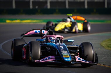 MELBOURNE, AUSTRALIA - 22 Mart: Avustralya 'nın Melbourne kentindeki Albert Park' ta düzenlenen 2024 Formula 2 Avustralya Grand Prix elemeleri sırasında Fransa ve Sanat Grand Prix 'i Victor Martins