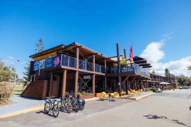 BERMAGUI, AUSTRALIA - 3 Nisan 2024: Bermagui Wharf ve Marina, Bega Shire, Yeni Güney Galler, Avustralya