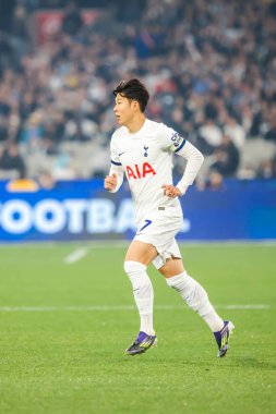 22 Mayıs 2024 'te Melbourne Kriket Sahası' nda oynanan Küresel Futbol Haftası sırasında Tottenham Hotspur 'un oğlu Heung Min, Newcastle United ile oynarken,