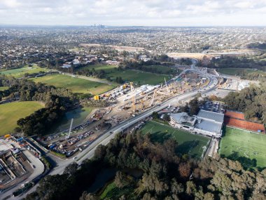 MELBOURNE, AUSTRALYA - 16 Haziran 2024: Bulleen, Melbourne, Victoria, Avustralya 'da Kuzey Doğu Bağlantısının Bazı Parçaları yapım aşamasında