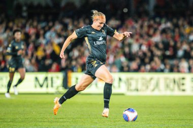 MELBOURNE, AUSTRALIA - 24 Mayıs 2024 tarihinde Marvel Stadyumu 'nda oynanan Küresel Futbol Haftası' nda Arsenal Women FC ile oynarken A-League All-Stars Women takımından Hannah Wilkinson