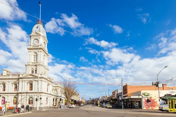 stock image MELBOURNE, AUSTRALIA - AUGUST 18, 2024: General building architecture around Errol St on a warm winters day in North Melbourne, Victoria, Australia