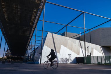 MELBOURNE, AUSTRALYA - 1 Ağustos 2024: Melbourne Müzesi ve Carlton Bahçeleri Melbourne Avustralya 'da açık bir kış gününde