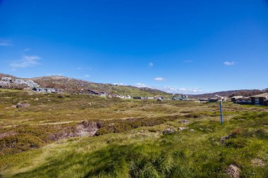 Perisher köyü yazın Kosciuszko Ulusal Parkı, Karlı Dağlar, Yeni Güney Galler, Avustralya