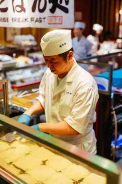 KYOTO, JAPONYA - 14 Mayıs 2019: Kyoto, Japonya 'da gündüz Nishiki Pazarı