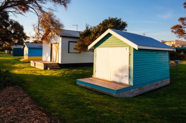 RYE, AUSTRALYA - 30 Haziran 2020: Sabahın erken saatlerinde Victoria, Avustralya 'daki Mornington Yarımadası' nda Çavdar ön kıyı rezervi