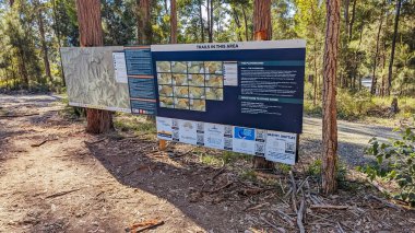 Yeni Güney Galler, Avustralya 'nın güneyinde Dalmeny yakınlarında Narooma dağ bisikleti patikaları vardır.