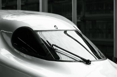 KYOTO, JAPONYA - 24 Eylül 2024: Kyoto, Japonya 'daki Kyoto İstasyonu' na gelen bir Shinkansen yüksek hızlı mermi treni