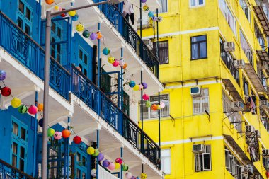 HONG KONG, ÇİN - 29 Eylül 2024: Hong Kong 'daki Hong Kong Adası' ndaki Wan Chai 'deki tarihi ve ikonik Mavi Ev