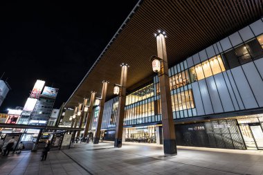 NAGANO, JAPONYA - 17 Eylül 2024: Nagano Tren İstasyonu 'nun güzel mimarisi