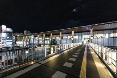 NAGANO, JAPONYA - 17 Eylül 2024: Nagano Tren İstasyonu 'nun güzel mimarisi
