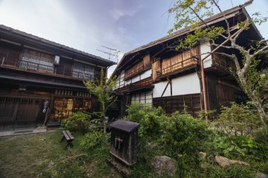 TSUMAGO, JAPONYA - 20 Eylül 2024: Japonya 'nın Nakatsugawa kasabası yakınlarındaki Gifu ilinde tarihi bir köy
