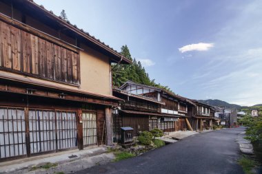 TSUMAGO, JAPONYA - 20 Eylül 2024: Japonya 'nın Nakatsugawa kasabası yakınlarındaki Gifu ilinde tarihi bir köy