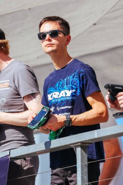 MELBOURNE, AUSTRALIA - 22 Kasım 2024 'teki 2024 Avustralya 1 / 10. Elektrikli Radyo Kontrollü Otomobil Ulusal Şampiyonluğu antrenmanı sırasında Alexander Hagberg