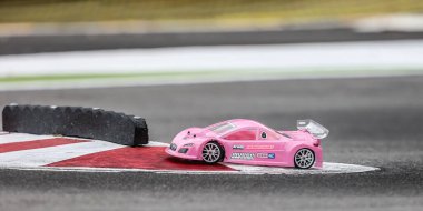 MELBOURNE, AUSTRALYA - 23 Kasım 2024 'te Avustralya' nın 1 / 10. Elektronik Radyo Kontrollü Otomobil Ulusal Şampiyonluğu 'na hak kazanan