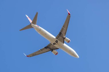 MELBOURNE, AUSTRALYA - EYLÜL 07, 2024: A Virgin Australia Boeing 737-8SA 7 Eylül 2024 tarihinde Melbourne 'dan uçar.