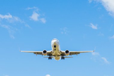 MELBOURNE, AUSTRALYA - EYLÜL 07, 2024: A Virgin Australia Boeing 737-8FE 7 Eylül 2024 tarihinde Melbourne 'a uçar