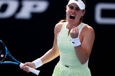 MELBOURNE, AUSTRALIA - 09 Ocak 2025 tarihinde Melbourne Park 'ta oynanan 2025 Avustralya Açık finalinde Avustralyalı Oksana Selekhmeteva ile oynarken Avustralyalı Kimberly Birrell