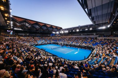 MELBOURNE, AUSTRALIA - 12 HAZİRAN: Margaret Court Arena Stadyumu atmosferi Avustralya 'dan Li Tu' nun 2025 Avustralya Açık 'ın ilk gününde Melbourne Park' ta oynadığı maçta