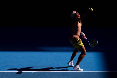 Melbourne, Avustralya 'da 10 Ocak 2025' te Melbourne Park 'ta yapılacak olan 2025 Avustralya Açık tenis antrenmanı öncesinde, ABD' li Ben Shelton.