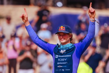 MAYDENA, AUSTRALYA - 8 Şubat 2025 'te Avustralya' nın Maydena kentinde düzenlenen Red Bull Hardline Tazmania 'da ABD' li Asa VERMETTE yarışı ikinci bitirdi.