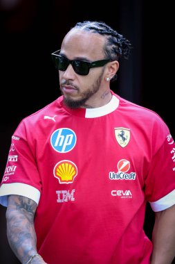 MELBOURNE, AUSTRALIA - 13 Mart: Büyük Britanya ve Scuderia Ferrari 'den Lewis Hamilton 2025 Avustralya Grand Prix' inden önce Avustralya 'nın Melbourne kentinde Albert Park' ta