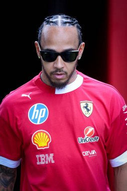 MELBOURNE, AUSTRALIA - 13 Mart: Büyük Britanya ve Scuderia Ferrari 'den Lewis Hamilton 2025 Avustralya Grand Prix' inden önce Avustralya 'nın Melbourne kentinde Albert Park' ta