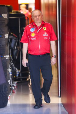 MELBOURNE, AUSTRALIA - 13 Mart: Avustralya 'nın Melbourne kentindeki Albert Park' taki 2025 Avustralya Grand Prix 'sinden önce Scuderia Ferrari' nin takım lideri Fred Vasseur