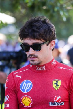 MELBOURNE, AUSTRALIA - 13 Mart: Monako ve Scuderia Ferrari 'den Charles Leclerc Avustralya' nın Melbourne kentindeki Albert Park 'ta 2025 Avustralya Grand Prix' inden önce