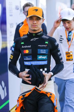 MELBOURNE, AUSTRALYA - 13 Mart: İngiltere 'den Lando Norris ve Avustralya' nın Melbourne kentindeki Albert Park 'ta 2025 Avustralya Grand Prix' sinden önce McLaren Formula 1 takımı