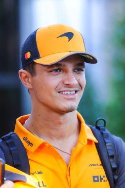 MELBOURNE, AUSTRALYA - 13 Mart: İngiltere 'den Lando Norris ve Avustralya' nın Melbourne kentindeki Albert Park 'ta 2025 Avustralya Grand Prix' sinden önce McLaren Formula 1 takımı