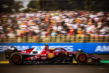 MELBOURNE, AUSTRALIA - 14 Mart: Büyük Britanya 'dan Lewis Hamilton, Avustralya' nın Melbourne kentindeki Albert Park 'ta düzenlenen 2025 Avustralya Grand Prix' sinde Scuderia Ferrari HP-25 sürmektedir.