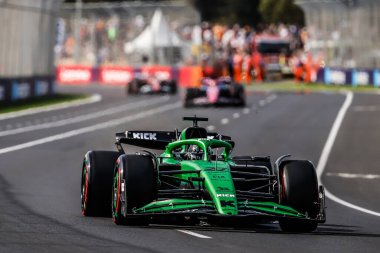 MELBOURNE, AUSTRALIA - 14 Mart: Almanya 'dan Nico Hulkenberg, Avustralya' nın Melbourne kentindeki Albert Park 'ta düzenlenen 2025 Avustralya Grand Prix' inde F1 takımına tekme attı.