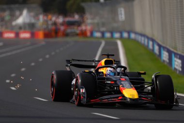 MELBOURNE, AUSTRALIA - 14 Mart: Hollanda 'dan Max Verstappen, Melbourne' daki Albert Park 'ta düzenlenen 2025 Avustralya Grand Prix' sinde Oracle Red Bull Racing RB21 'i sürdü.