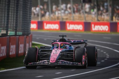 Avustralya 'dan Jack Doohan, Avustralya' nın Melbourne kentindeki Albert Park 'ta düzenlenen 2025 Avustralya Grand Prix' sinde ikinci antrenman sırasında BWT Alpine F1 takımı A525 Renault 'yu sürüyor.