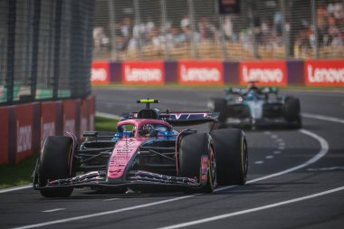 Avustralya 'dan Jack Doohan, Avustralya' nın Melbourne kentindeki Albert Park 'ta düzenlenen 2025 Avustralya Grand Prix' sinde ikinci antrenman sırasında BWT Alpine F1 takımı A525 Renault 'yu sürüyor.