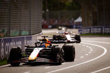 MELBOURNE, AUSTRALIA - 14 Mart: Hollanda 'dan Max Verstappen, Melbourne' daki Albert Park 'ta düzenlenen 2025 Avustralya Grand Prix' sinde Oracle Red Bull Racing RB21 'i sürdü.