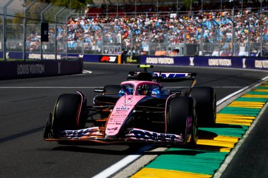 Avustralya 'dan Jack Doohan, Avustralya' nın Melbourne kentindeki Albert Park 'ta düzenlenen 2025 Avustralya Grand Prix' sinde ilk antrenman sırasında BWT Alpine F1 takımı A525 Renault 'yu sürüyor.