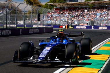 İspanya 'dan Carlos Sainz, Avustralya' nın Melbourne kentindeki Albert Park 'ta düzenlenen 2025 Avustralya Grand Prix' sinde Atlassian Williams Racing FW47 'yi sürdü.