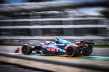 Avustralya 'dan Jack Doohan, Avustralya' nın Melbourne kentindeki Albert Park 'ta düzenlenen 2025 Avustralya Grand Prix elemelerinde BWT Alpine F1 takımı A525 Renault' yu sürüyor.