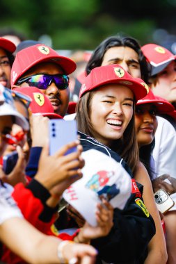 MELBOURNE, AUSTRALYA - 15 Mart: Avustralya 'nın Melbourne kentindeki Albert Park' taki 2025 Avustralya Grand Prix 'sinde hayran atmosferi ve tabelaları