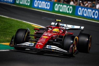 Büyük Britanya 'dan Lewis Hamilton, Avustralya' nın Melbourne kentindeki Albert Park 'ta düzenlenen 2025 Avustralya Grand Prix' sinde Scuderia Ferrari HP SF-25 'i sürüyor.