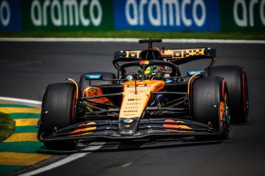 MELBOURNE, AUSTRALIA - 15 Mart: Avustralyalı Oscar Piastri Avustralya 'nın Melbourne kentindeki Albert Park' ta düzenlenen 2025 Avustralya Grand Prix 'sinde McLaren Formula 1 takımı MCL39' u sürdü.