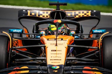 MELBOURNE, AUSTRALIA - 15 Mart: Avustralyalı Oscar Piastri Avustralya 'nın Melbourne kentindeki Albert Park' ta düzenlenen 2025 Avustralya Grand Prix 'sinde McLaren Formula 1 takımı MCL39' u sürdü.