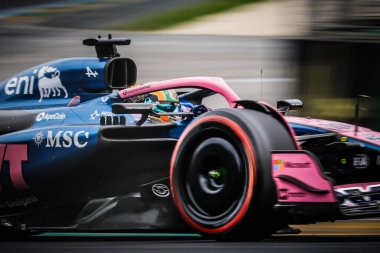 2025 Avustralya Grand Prix 'sinde Avustralya' nın Melbourne kentinde Albert Park 'ta yapılan üçüncü antrenmanda Fransız Pierre Gasly, BWT Alpine F1 Team A525 Renault' yu sürüyor.